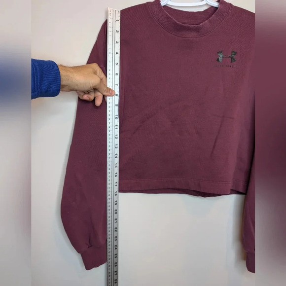 Under Armour Burgundy Purple Black Logo  Cropped Crewneck Sweatshirt Top Small - Picture 8 of 8